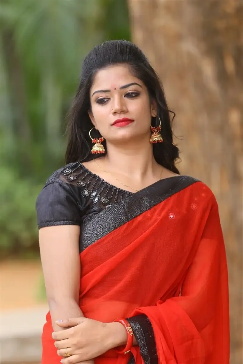 Telugu Girl Srujana in Red Saree at Vetaadutha Movie Opening